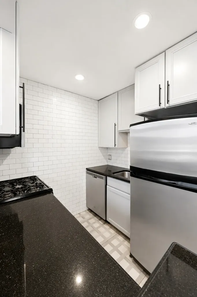 540 West Belden Avenue Chicago IL 60614