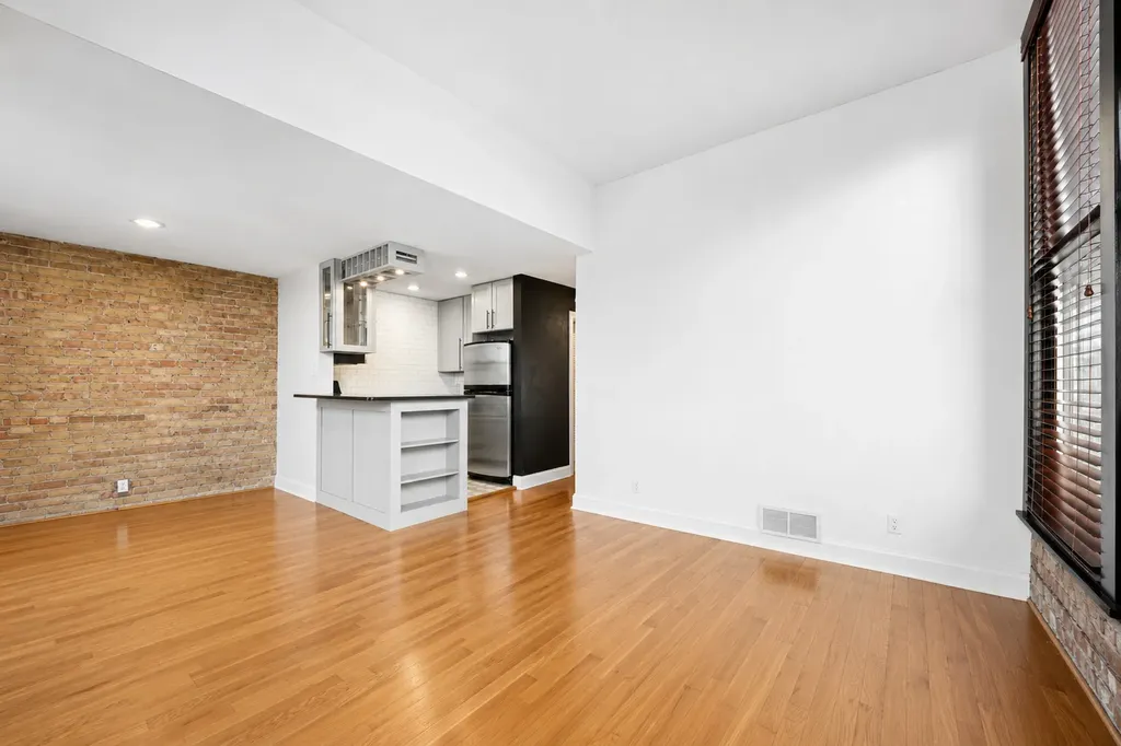 540 West Belden Avenue Chicago IL 60614