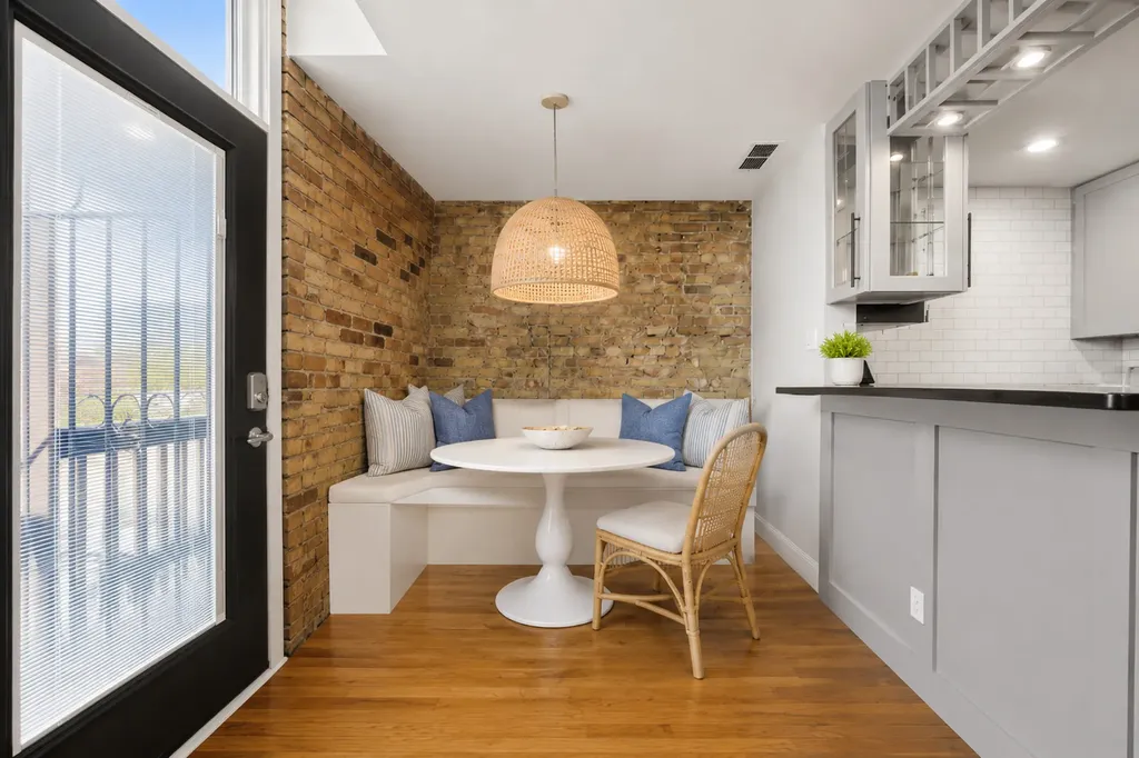 540 West Belden Avenue Chicago IL 60614