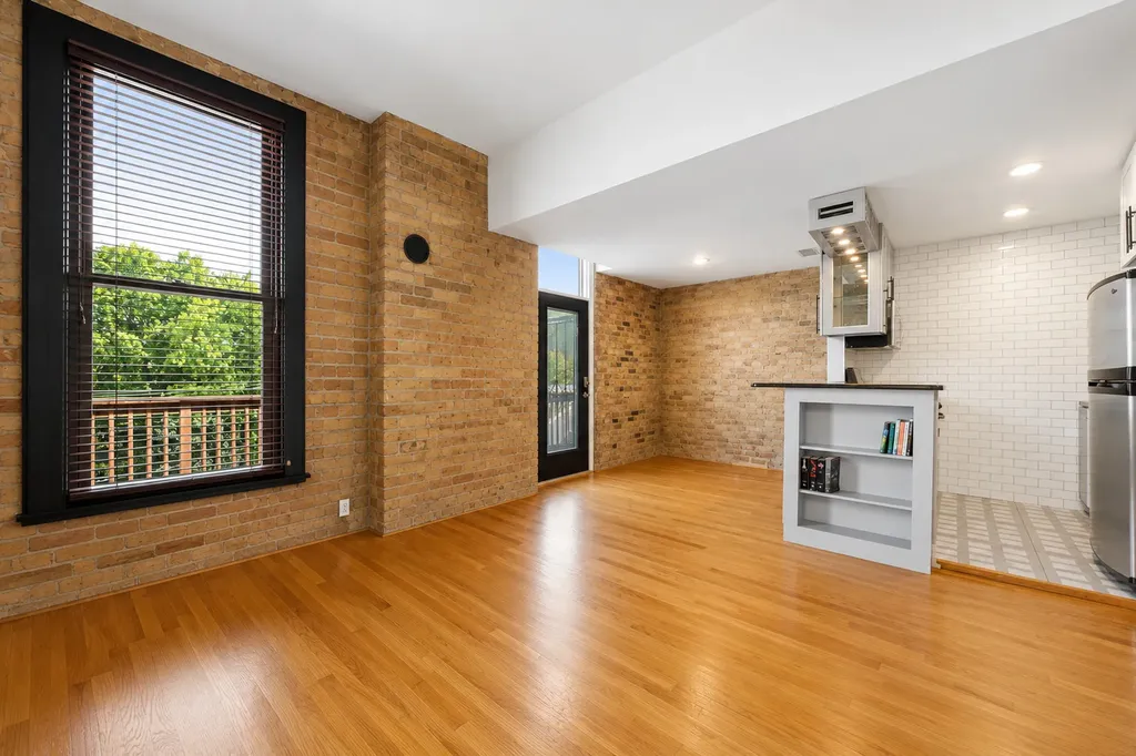 540 West Belden Avenue Chicago IL 60614