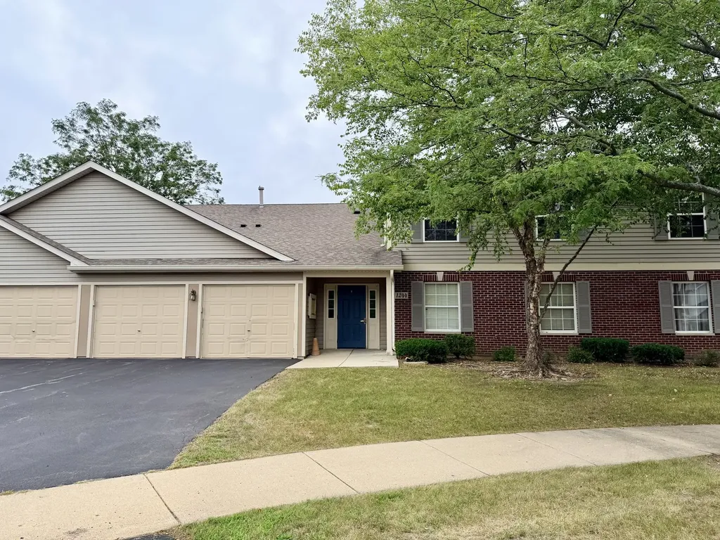 1244 North Red Oak Circle Round Lake Beach IL 60073