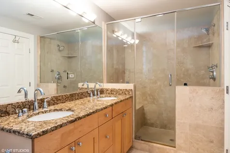 906 West Barry Avenue Chicago IL 60657