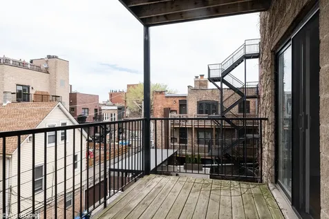 906 West Barry Avenue Chicago IL 60657