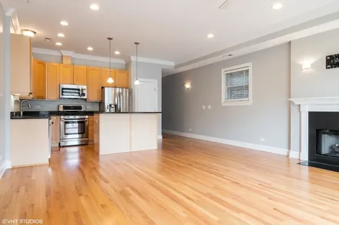 906 West Barry Avenue Chicago IL 60657