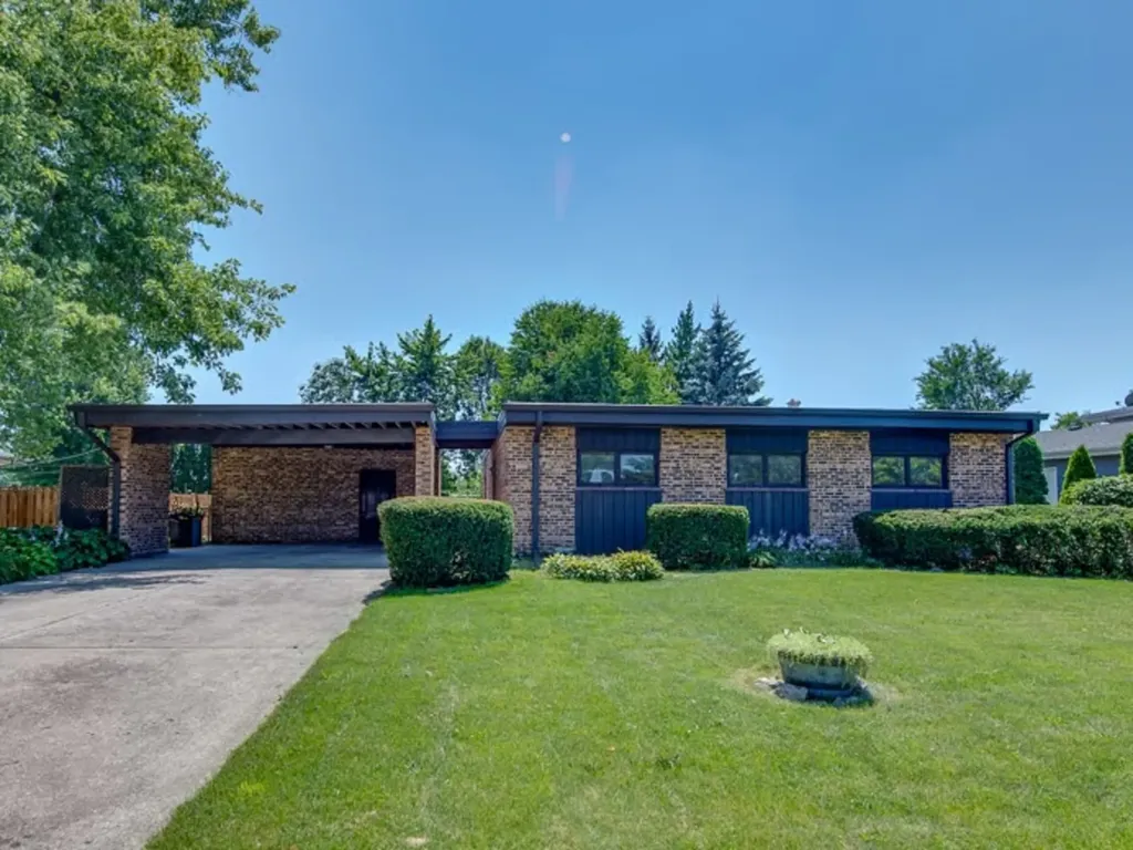 535 East Turner Avenue Roselle IL 60172