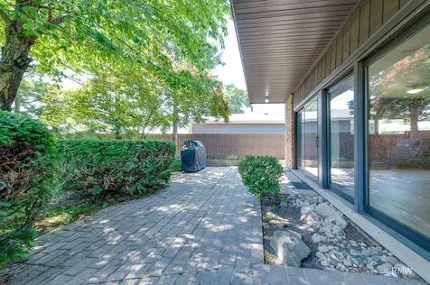535 East Turner Avenue Roselle IL 60172