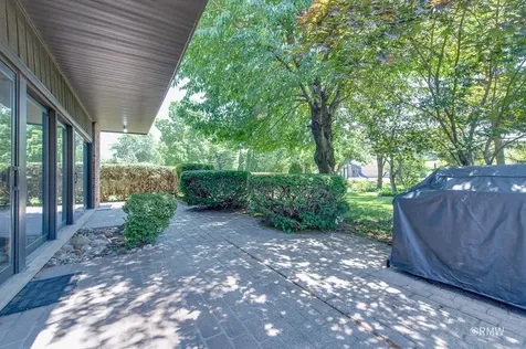 535 East Turner Avenue Roselle IL 60172