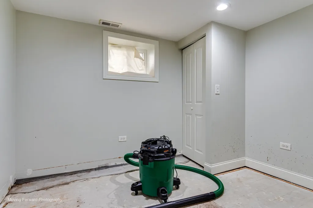 5505 West Thomas Street Chicago IL 60651
