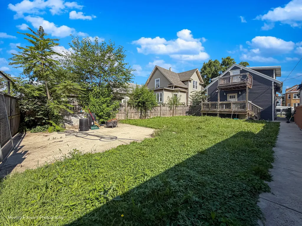 5505 West Thomas Street Chicago IL 60651