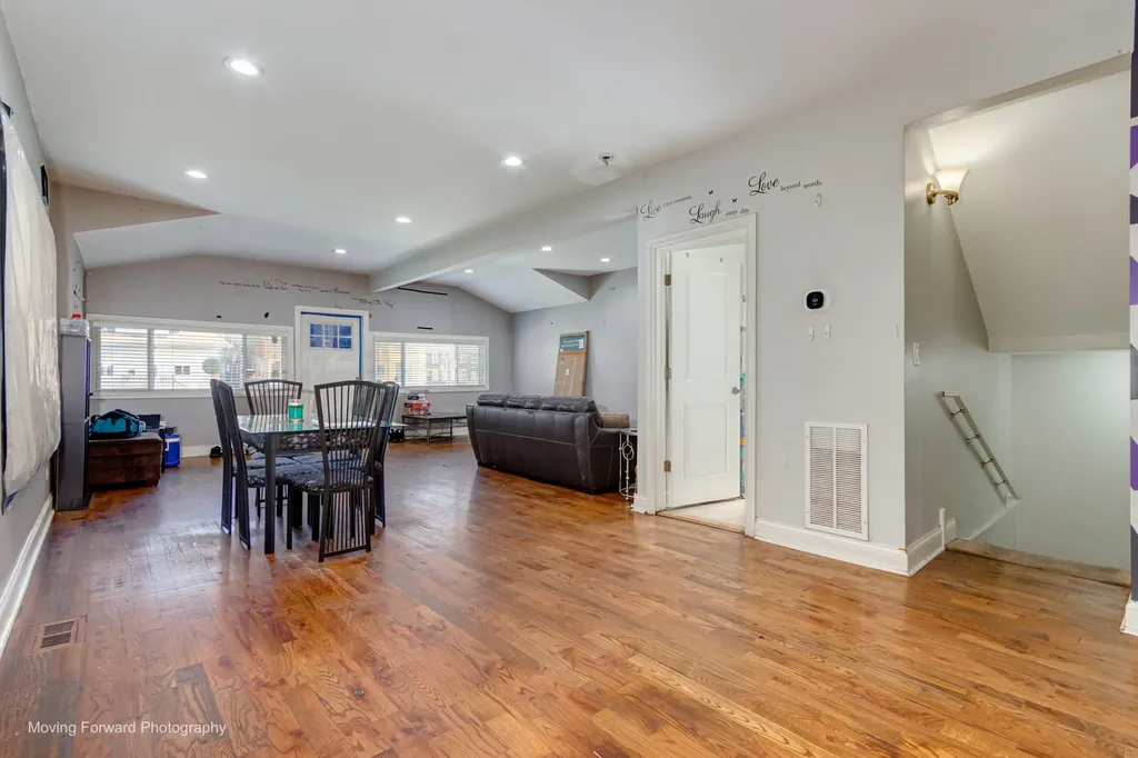 5505 West Thomas Street Chicago IL 60651