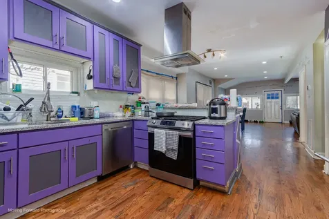 5505 West Thomas Street Chicago IL 60651