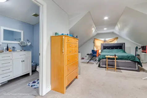 5505 West Thomas Street Chicago IL 60651