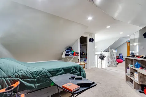 5505 West Thomas Street Chicago IL 60651