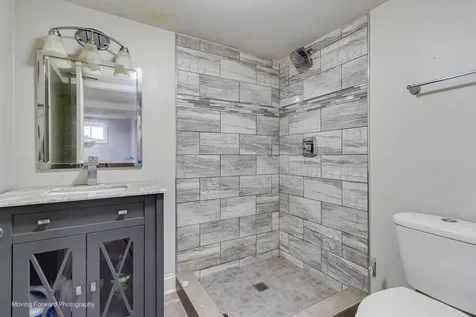 5505 West Thomas Street Chicago IL 60651