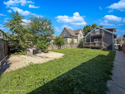 5505 West Thomas Street Chicago IL 60651