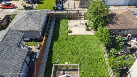 5505 West Thomas Street Chicago IL 60651