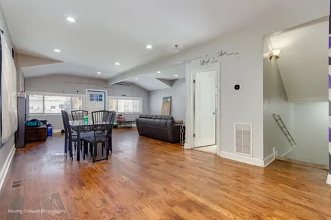 5505 West Thomas Street Chicago IL 60651