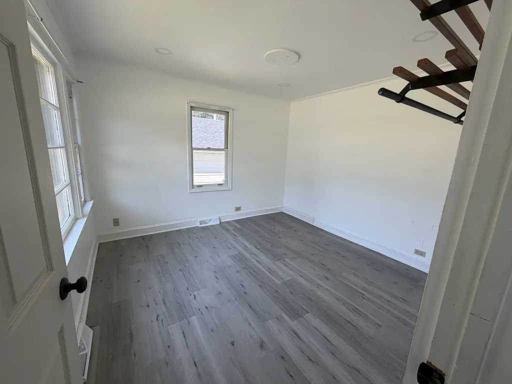 17 South Williams Street Westmont IL 60559
