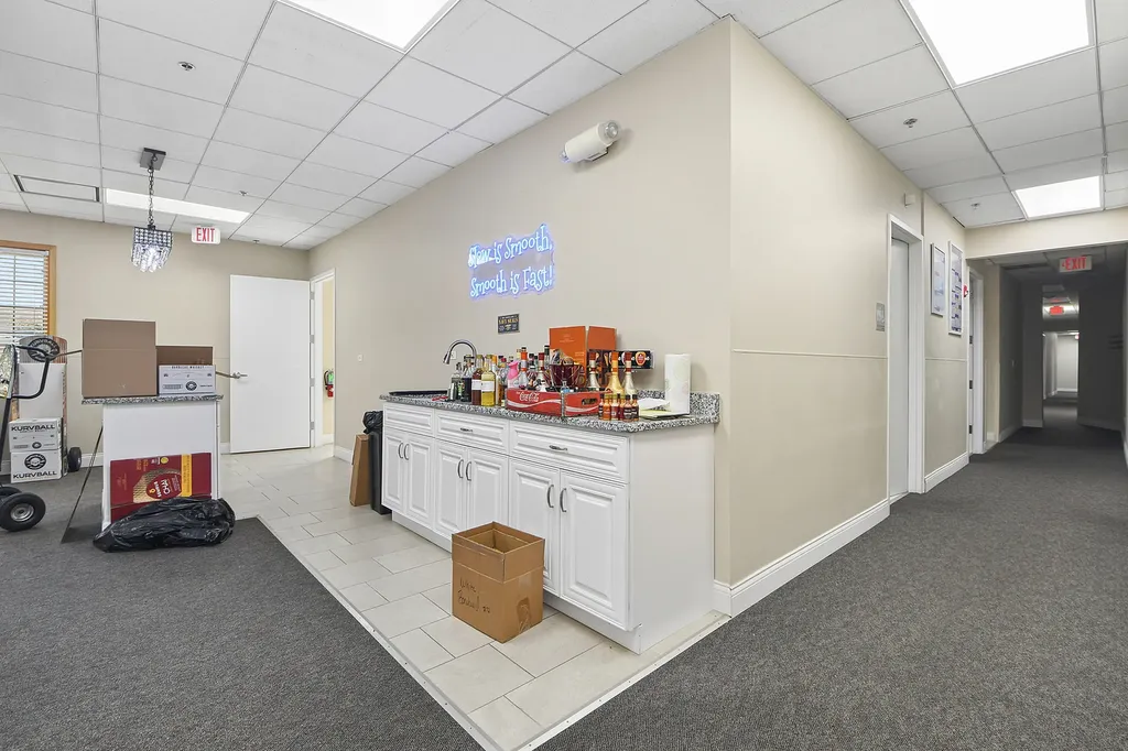 6705 Kingery Highway Willowbrook IL 60527
