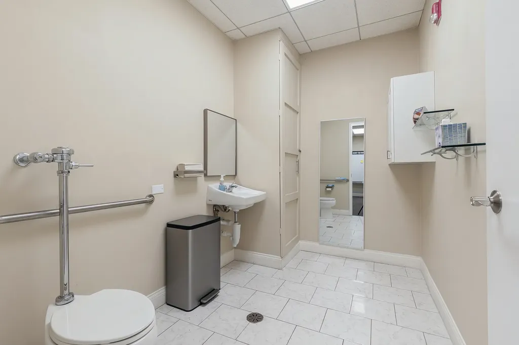 6705 Kingery Highway Willowbrook IL 60527