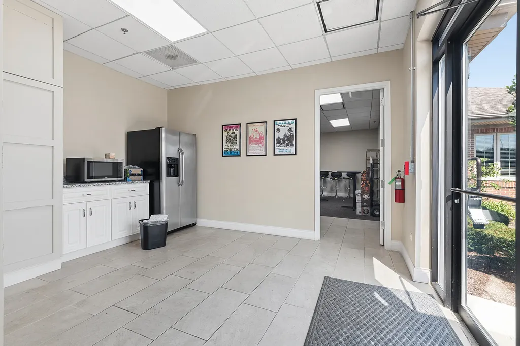 6705 Kingery Highway Willowbrook IL 60527