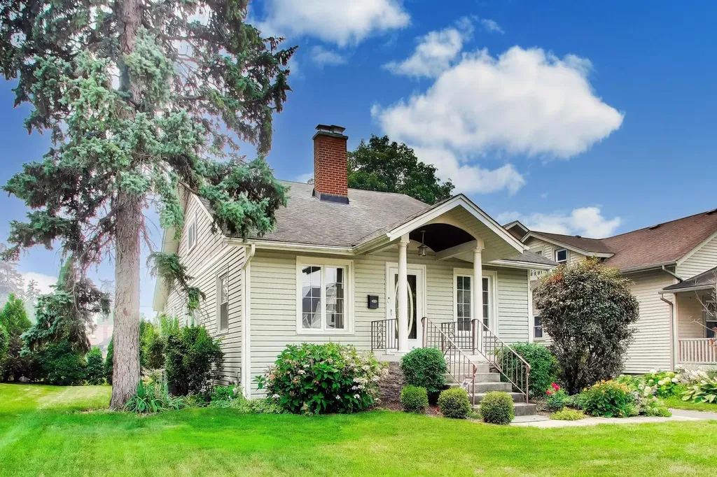 124 East Grantley Avenue Elmhurst IL 60126