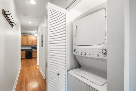 6452 North Bell Avenue Chicago IL 60645