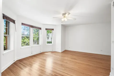 6452 North Bell Avenue Chicago IL 60645