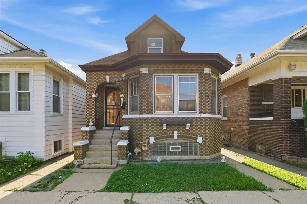 10447 South Avenue G Chicago IL 60617