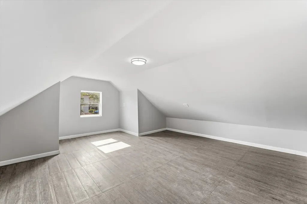 10447 South Avenue G Chicago IL 60617
