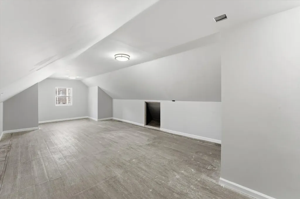 10447 South Avenue G Chicago IL 60617