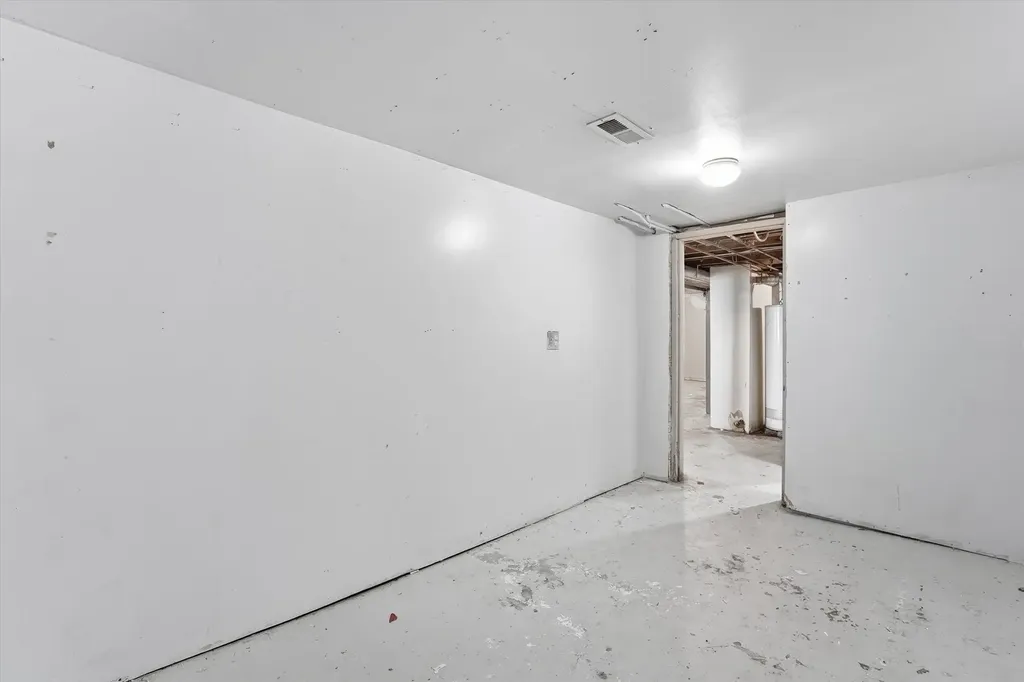 10447 South Avenue G Chicago IL 60617