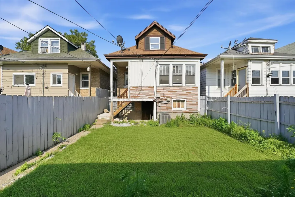 10447 South Avenue G Chicago IL 60617