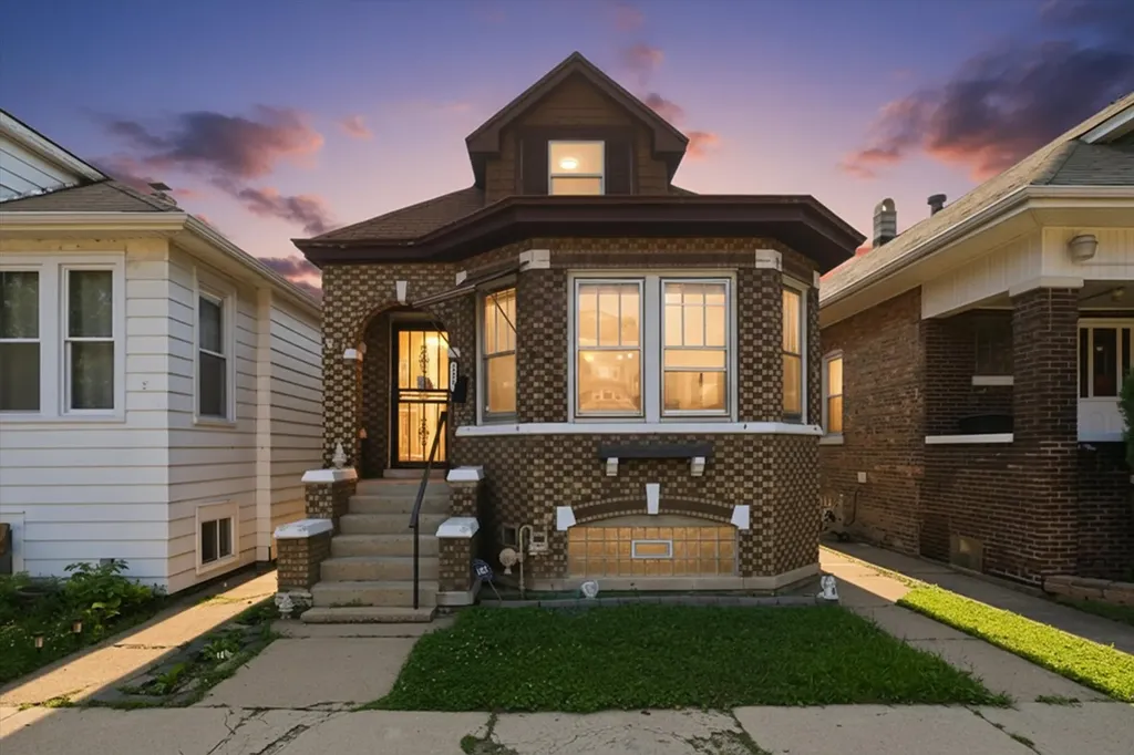 10447 South Avenue G Chicago IL 60617
