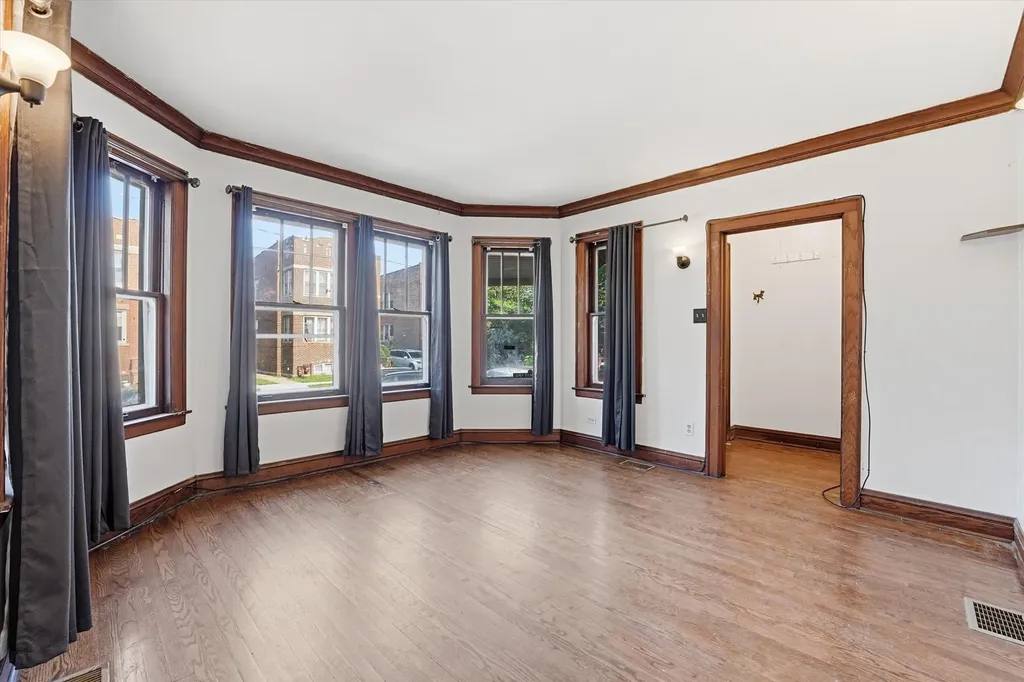 10447 South Avenue G Chicago IL 60617