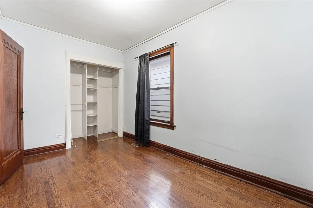 10447 South Avenue G Chicago IL 60617