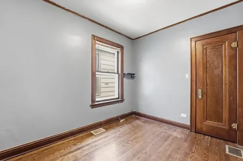 10447 South Avenue G Chicago IL 60617