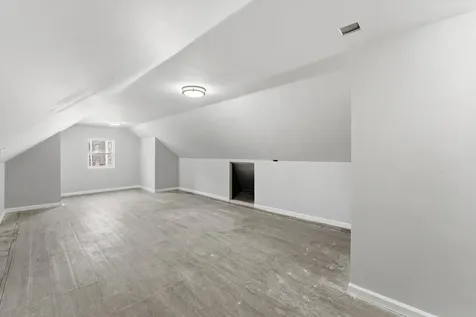 10447 South Avenue G Chicago IL 60617