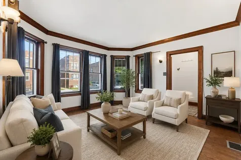 10447 South Avenue G Chicago IL 60617