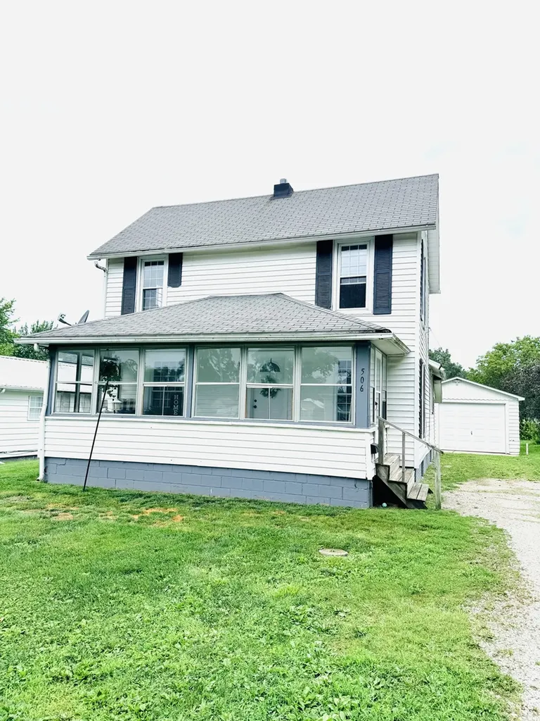506 West Lincoln Hoopeston IL 60942