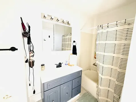 506 West Lincoln Hoopeston IL 60942