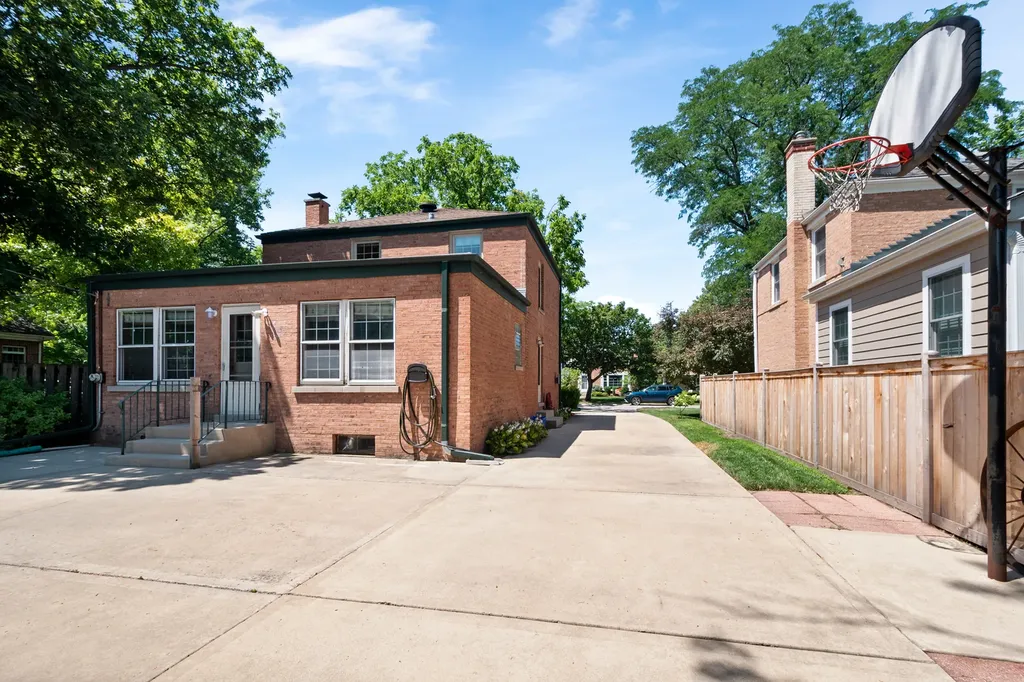 103 North Home Avenue Park Ridge IL 60068