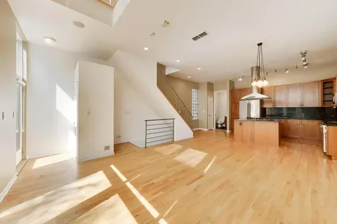 821 North Wood Street Chicago IL 60622