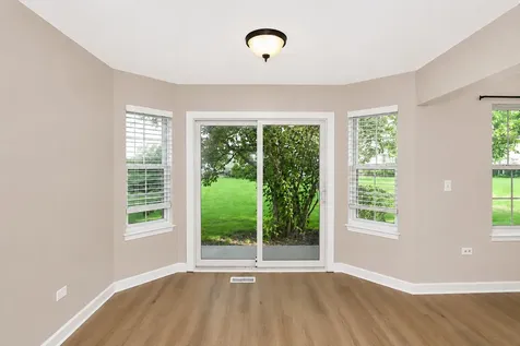 651 Lancaster Circle Elgin IL 60123