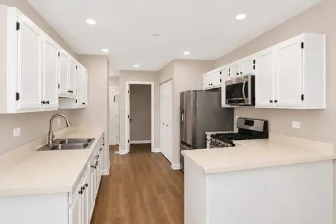 651 Lancaster Circle Elgin IL 60123