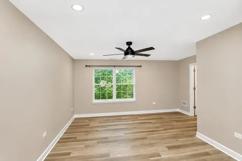 651 Lancaster Circle Elgin IL 60123