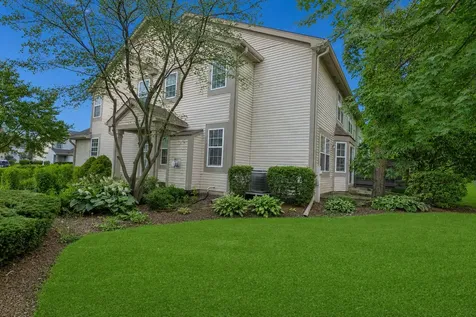 651 Lancaster Circle Elgin IL 60123