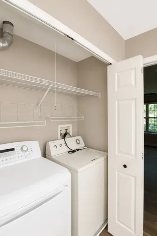 651 Lancaster Circle Elgin IL 60123