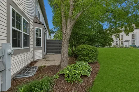 651 Lancaster Circle Elgin IL 60123