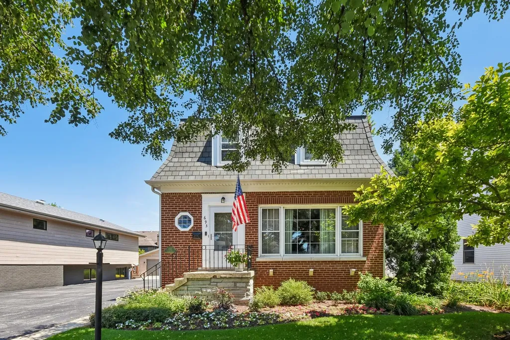 693 South Spring Road Elmhurst IL 60126